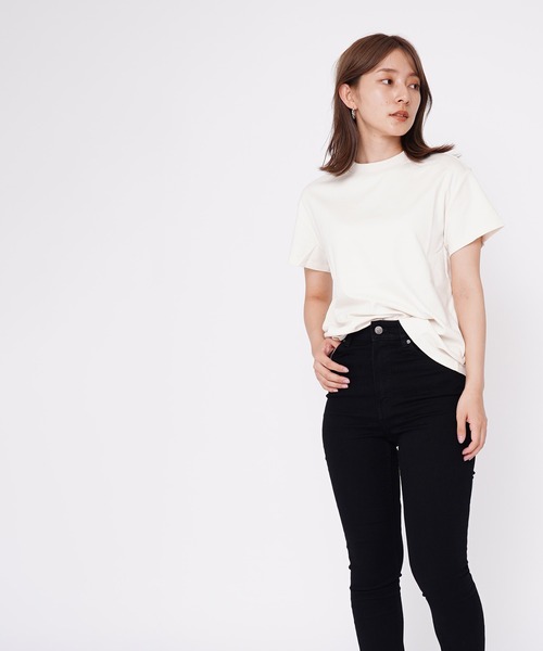 GIORDANO（ジョルダーノ）の「[ GIORDANO ] クルーネック半袖ビッグシルエットTシャツ（Tシャツ/カットソー・レディース・アイボリー/ホワイト/ブラック/ブラック×ホワイト/レッド系その他/ダークグリーン・LARGE/SMALL/MEDIUM）」の13枚目の写真