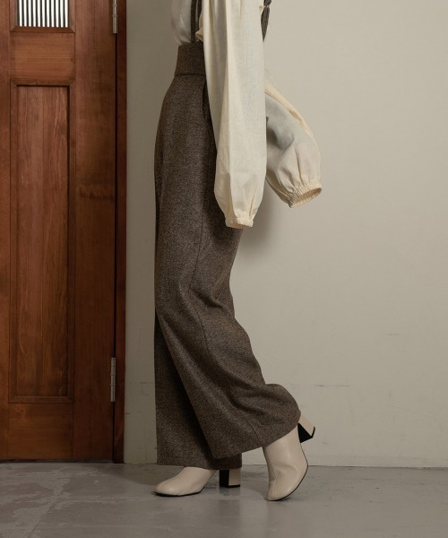 lawgy（ラウジー）の「herringbone suspender pants（その他パンツ・レディース・ベージュ/ブラウン・FREE）」の7枚目の写真