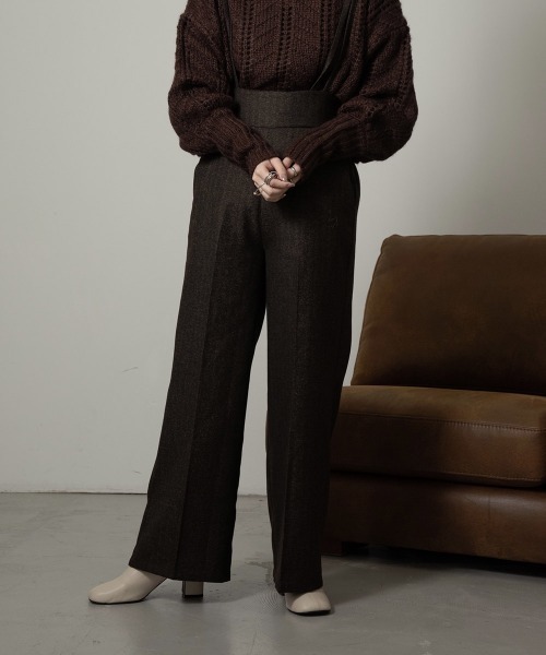 lawgy（ラウジー）の「herringbone suspender pants（その他パンツ・レディース・ベージュ/ブラウン・FREE）」の4枚目の写真