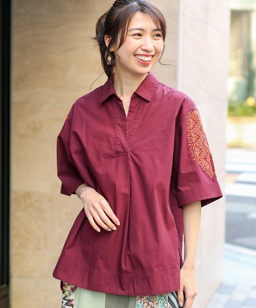 チチカカ(チチカカ)の「コットンxナバホクロス刺繍プルオーバー(シャツ/ブラウス・レディース・カーキ/ベージュ/ボルドー・FREE)」の3枚目の写真