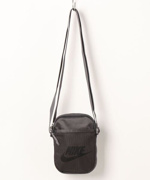 NIKE（ナイキ）の「《NIKEアパレル》ﾅｲｷ ﾍﾘﾃｰｼﾞ ｽﾓｰﾙ ｱｲﾃﾑ