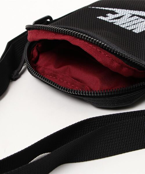 NIKE（ナイキ）の「《NIKEアパレル》ﾅｲｷ ﾍﾘﾃｰｼﾞ ｽﾓｰﾙ ｱｲﾃﾑ（ボディバッグ/ウエストポーチ・レディース・ブラック/シルバー系その他/ブラウン/バイオレット/グレー/ベージュ系その他・フリー）」の9枚目の写真