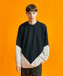 UNITED TOKYO | Vカッティング プルオーバー(Tシャツ/カットソー)