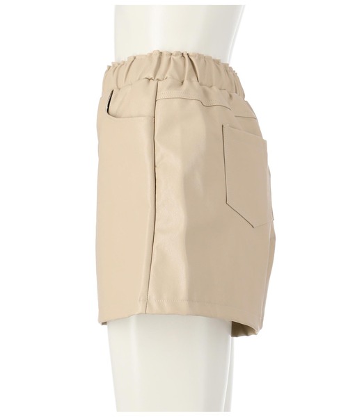 ANAP（アナップ）の「フェイクレザーショートパンツ（その他パンツ・レディース・ブラック/アイボリー・FREE）」の7枚目の写真