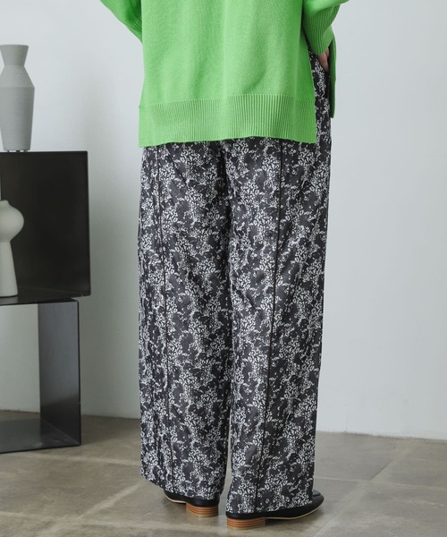 SENSE OF PLACE by URBAN RESEARCH（センスオブプレイスバイアーバンリサーチ）の「アートフラワーパイピングパンツ（その他パンツ・レディース・イエロー系その他/ブラック系その他・SMALL/MEDIUM）」の4枚目の写真