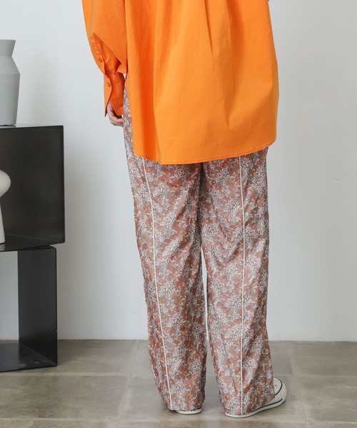 SENSE OF PLACE by URBAN RESEARCH（センスオブプレイスバイアーバンリサーチ）の「アートフラワーパイピングパンツ（その他パンツ・レディース・イエロー系その他/ブラック系その他・SMALL/MEDIUM）」の10枚目の写真