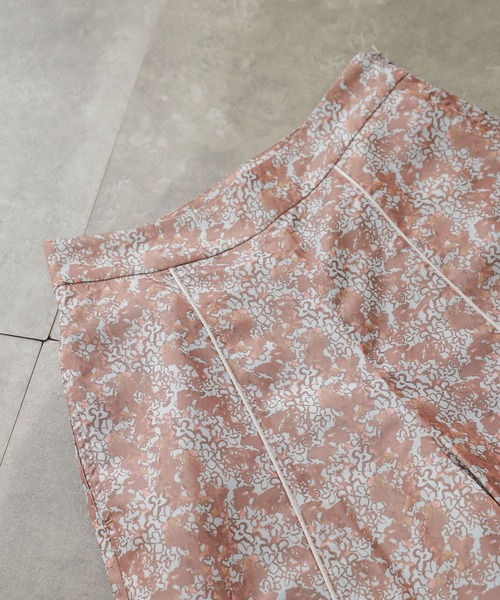 SENSE OF PLACE by URBAN RESEARCH（センスオブプレイスバイアーバンリサーチ）の「アートフラワーパイピングパンツ（その他パンツ・レディース・イエロー系その他/ブラック系その他・SMALL/MEDIUM）」の16枚目の写真