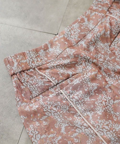 SENSE OF PLACE by URBAN RESEARCH（センスオブプレイスバイアーバンリサーチ）の「アートフラワーパイピングパンツ（その他パンツ・レディース・イエロー系その他/ブラック系その他・SMALL/MEDIUM）」の18枚目の写真