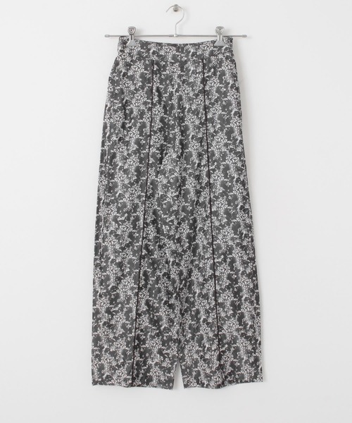 SENSE OF PLACE by URBAN RESEARCH（センスオブプレイスバイアーバンリサーチ）の「アートフラワーパイピングパンツ（その他パンツ・レディース・イエロー系その他/ブラック系その他・SMALL/MEDIUM）」の20枚目の写真