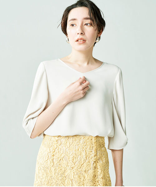 NOLLEY’S Sophi（ノーリーズソフィ）の「◇【WEB限定カラーあり】タックスリーブブラウス（シャツ/ブラウス・レディース・カーキ/ライトブルー/ベージュ/ホワイト/ベビーピンク/ブラック・38）」の19枚目の写真