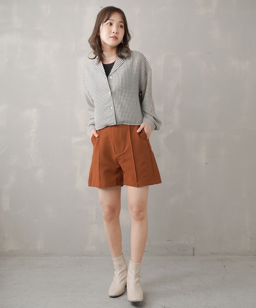 SPINNS（スピンズ）の「ギンガムチェック ショート丈ロングスリーブシャツ（シャツ/ブラウス・レディース・ホワイト/ブラック/ブルー・ONESIZE）」の4枚目の写真