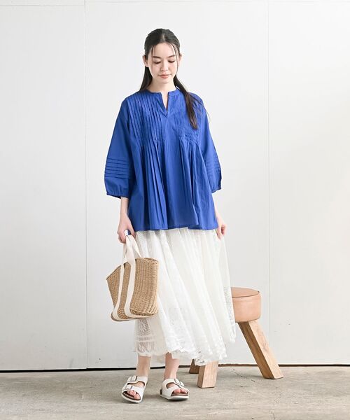 rps（アールピーエス）の「ピンタックＶネック７分袖ブラウス（シャツ/ブラウス・レディース・チャコールグレー/ブラック/オフホワイト/マスタード/カーキ/グリーン系その他/ブルー・M/フリー）」の11枚目の写真