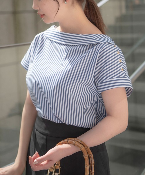 YECCA VECCA（イェッカヴェッカ）の「金釦ロールカラーブラウス（シャツ/ブラウス・レディース・ホワイト/ブルー/ブルー系その他6・FREE）」の3枚目の写真