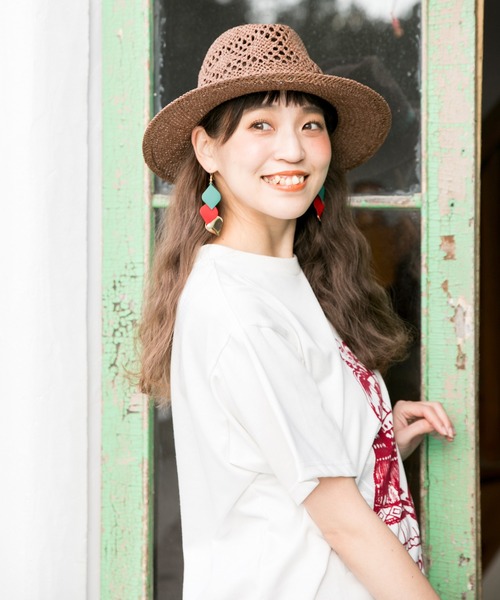 チャイハネ(チャイハネ)の「【チャイハネ】トリプルリーフピアス(ピアス(両耳用)・レディース・ブラック/レッド・FREE)」の5枚目の写真