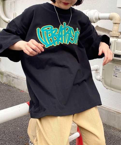 WEGO（ウィゴー）の「WEGO/グラフィティBIGT(S)（Tシャツ/カットソー・メンズ・ホワイト/ブラック/ブラック系その他/ホワイト系その他・MEDIUM/LARGE）」の4枚目の写真