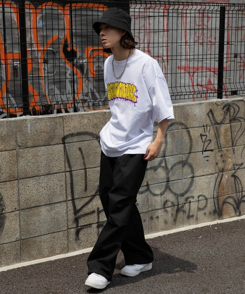 WEGO（ウィゴー）の「WEGO/グラフィティBIGT(S)（Tシャツ/カットソー・メンズ・ホワイト/ブラック/ブラック系その他/ホワイト系その他・MEDIUM/LARGE）」の5枚目の写真