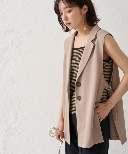 BELLUNA PLUS(ベルーナ)の「ベルト使いデザインジレ(ベスト・レディース・ブラック/ベージュ/モカ・MEDIUM/LARGE)」の20枚目の写真