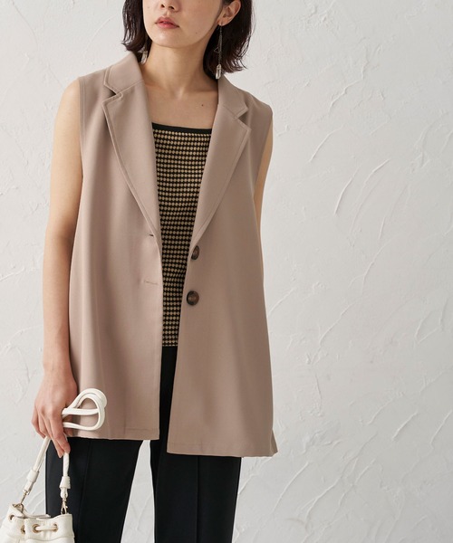 BELLUNA PLUS(ベルーナ)の「ベルト使いデザインジレ(ベスト・レディース・ブラック/ベージュ/モカ・MEDIUM/LARGE)」の4枚目の写真