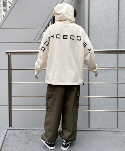 DC（ディーシー）の「DC/ディーシー ビッグシルエット バックプリントパーカー DPO224057（パーカー・メンズ・ホワイト/ブラック・M/L/XL）」の11枚目の写真