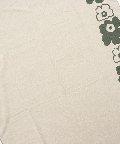aimoha（アイモハ）の「【丸洗いOK！】大花柄のソファーカバー/ブランケット（ブランケット・レディース・ベージュ/オフホワイト/カーキ/イエロー/オレンジ/グリーン・FREE）」の11枚目の写真
