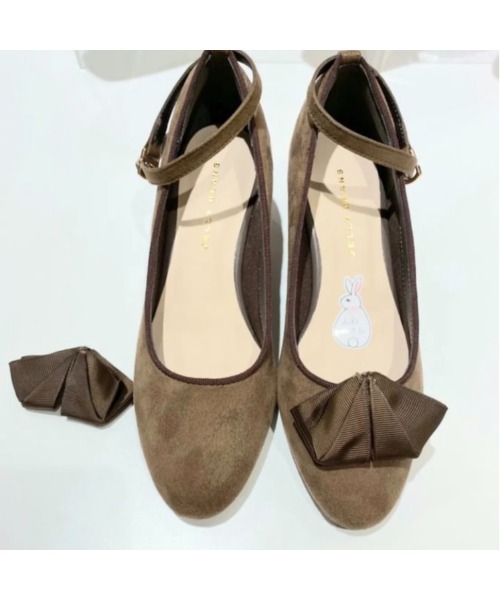 JELLY BEANS（ジェリービーンズ）の「2WAYラッフルリボンストラップパンプス<ふわさら>(204-62834)JELLY BEANS(ジェリービーンズ)（パンプス・レディース・ブラック×ホワイト/グレイッシュベージュ/ブラック系・23/24/25/22/25.5/22.5/24.5/23.5/21.5）」の7枚目の写真