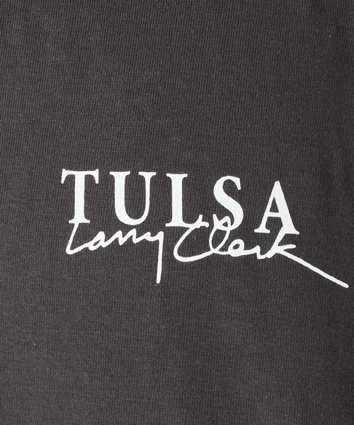 JOURNAL STANDARD(ジャーナルスタンダード)の「【DAMN×JOURNAL STANDARD】Girl Tulsa TEE(Tシャツ/カットソー・メンズ・ホワイト/ブラック・MEDIUM/LARGE/X-LARGE)」の20枚目の写真