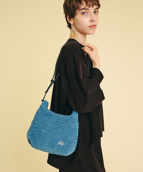 LANVIN en Bleu(ランバンオンブルー)の「【VERY掲載】ボアバッグ(ショルダーバッグ・レディース・オフホワイト/ブルー・FREE)」の4枚目の写真