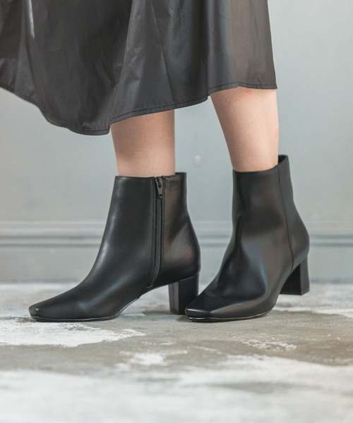 LEPSIM（レプシィム）の「キレイめヒールブーツ　123119（ブーツ・レディース・アイボリー/ブラック・LARGE/MEDIUM）」の2枚目の写真