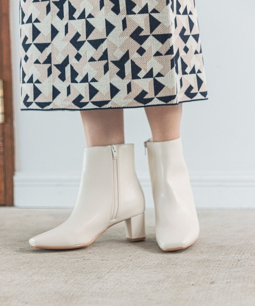 LEPSIM（レプシィム）の「キレイめヒールブーツ　123119（ブーツ・レディース・アイボリー/ブラック・LARGE/MEDIUM）」の3枚目の写真