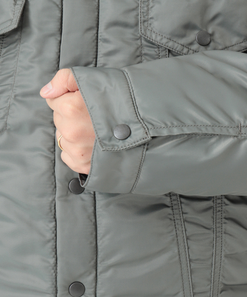 Alpha Industries（アルファインダストリーズ）の「【ALPHA / アルファ】別注 TRUCKER JACKET（ミリタリージャケット・メンズ・グレー/ブラック・LARGE/SMALL/MEDIUM）」の5枚目の写真