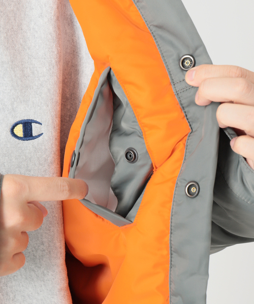 Alpha Industries（アルファインダストリーズ）の「【ALPHA / アルファ】別注 TRUCKER JACKET（ミリタリージャケット・メンズ・グレー/ブラック・LARGE/SMALL/MEDIUM）」の20枚目の写真