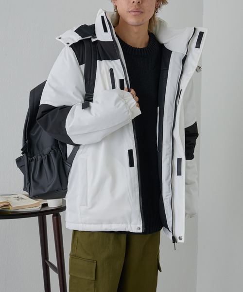 COLONY 2139（コロニートゥーワンスリーナイン）の「撥水キリカエ中綿ジャケット（ダウンベスト・メンズ・ブラック/カーキ/グレー/ベージュ/ネイビー/ホワイト・MEDIUM/LARGE/X-LARGE）」の7枚目の写真