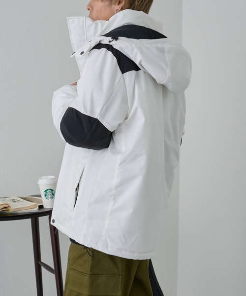 COLONY 2139（コロニートゥーワンスリーナイン）の「撥水キリカエ中綿ジャケット（ダウンベスト・メンズ・ブラック/カーキ/グレー/ベージュ/ネイビー/ホワイト・MEDIUM/LARGE/X-LARGE）」の10枚目の写真