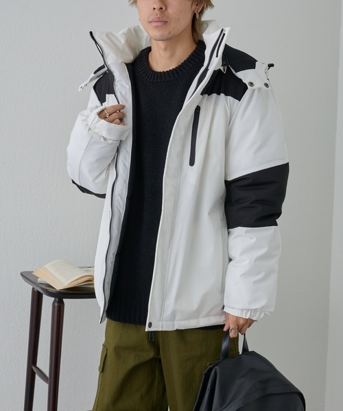 COLONY 2139（コロニートゥーワンスリーナイン）の「撥水キリカエ中綿ジャケット（ダウンベスト・メンズ・ブラック/カーキ/グレー/ベージュ/ネイビー/ホワイト・MEDIUM/LARGE/X-LARGE）」の11枚目の写真