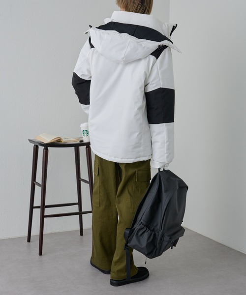 COLONY 2139（コロニートゥーワンスリーナイン）の「撥水キリカエ中綿ジャケット（ダウンベスト・メンズ・ブラック/カーキ/グレー/ベージュ/ネイビー/ホワイト・MEDIUM/LARGE/X-LARGE）」の17枚目の写真