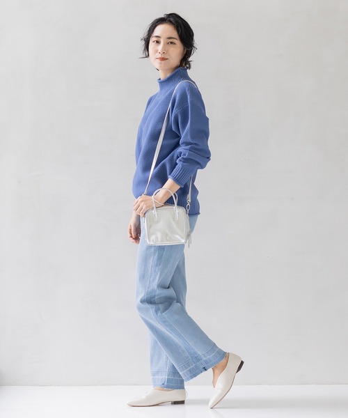 フェリシモMama(フェリシモママ)の「Moredde マタニティ・産後使える ウエストクロス仕様の伸びやかワイドデニムパンツ(マタニティウェア/グッズ・レディース・ライトブルー/ダークブルー・3/2/1)」の3枚目の写真