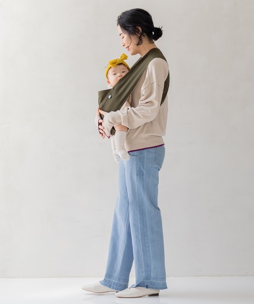 フェリシモMama(フェリシモママ)の「Moredde マタニティ・産後使える ウエストクロス仕様の伸びやかワイドデニムパンツ(マタニティウェア/グッズ・レディース・ライトブルー/ダークブルー・3/2/1)」の4枚目の写真