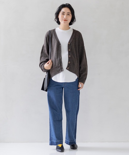 フェリシモMama(フェリシモママ)の「Moredde マタニティ・産後使える ウエストクロス仕様の伸びやかワイドデニムパンツ(マタニティウェア/グッズ・レディース・ライトブルー/ダークブルー・3/2/1)」の8枚目の写真