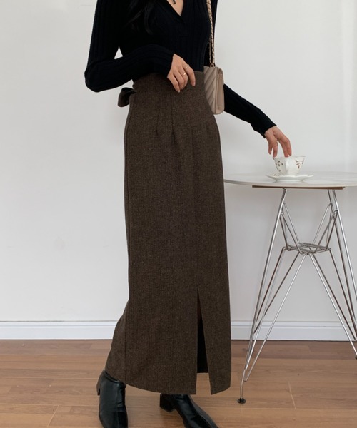 ECLIN（エクラン）の「バックリボンセンタースリットタイトスカート（スカート・レディース・ブラウン/ベージュ/ブラック・S/M）」の2枚目の写真