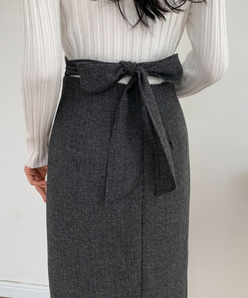 ECLIN（エクラン）の「バックリボンセンタースリットタイトスカート（スカート・レディース・ブラウン/ベージュ/ブラック・S/M）」の14枚目の写真