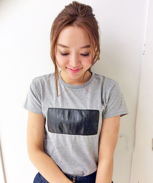 VENCEEXCHANGE(ヴァンスエクスチェンジ)の「ロゴ型押しアップリケT (Tシャツ/カットソー・レディース・ホワイト/グレー/イエロー/その他32・MEDIUM)」の3枚目の写真