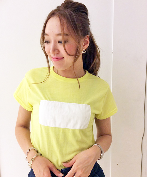 VENCEEXCHANGE(ヴァンスエクスチェンジ)の「ロゴ型押しアップリケT (Tシャツ/カットソー・レディース・ホワイト/グレー/イエロー/その他32・MEDIUM)」の1枚目の写真