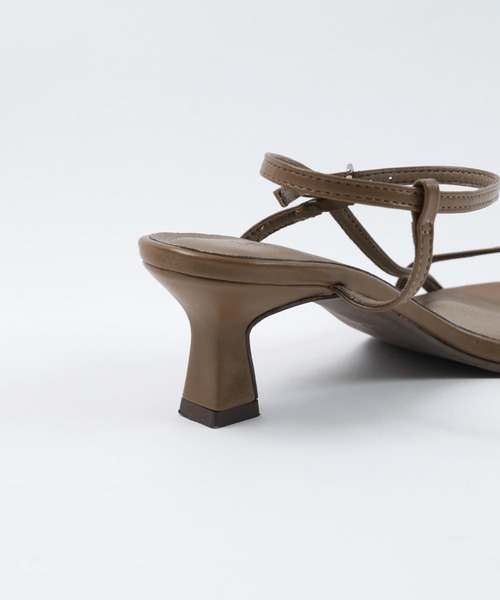 UR'S（ユアーズ）の「ナローアンクルストラップサンダル（サンダル・レディース・ブラック/アイボリー/ブラウン/ゴールド・S/M/L/LL）」の17枚目の写真