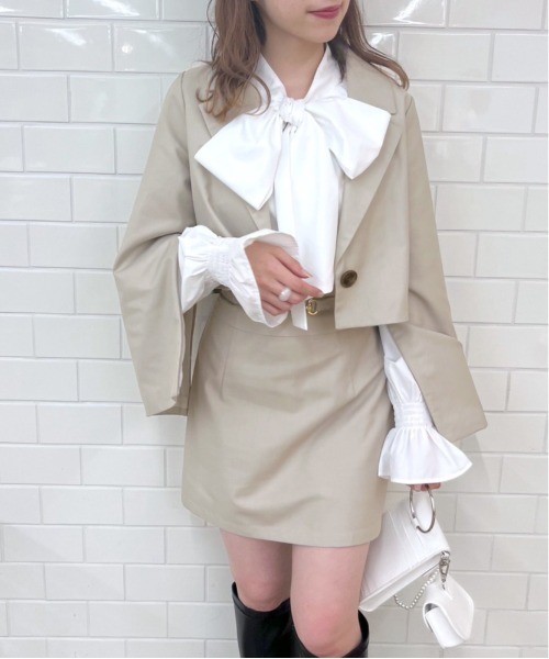 OLIVE des OLIVE(オリーブデオリーブ)の「【WEB限定カラー有】袖スリットテーラードジャケット(テーラードジャケット・レディース・ブラック/クリーム/ブラウン/ベージュ/ネイビー/ライトベージュ/サックスブルー・FREE)」の9枚目の写真