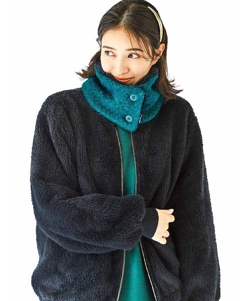 Live in comfort（リブインコンフォート）の「リブ　イン　コンフォート　華やかに首もとを包み込む　あったか裏ボアコンパクトスヌード（ネックウォーマー/スヌード・レディース・ブルー系その他/ターコイズブルー/アイボリー・ONE SIZE）」の5枚目の写真