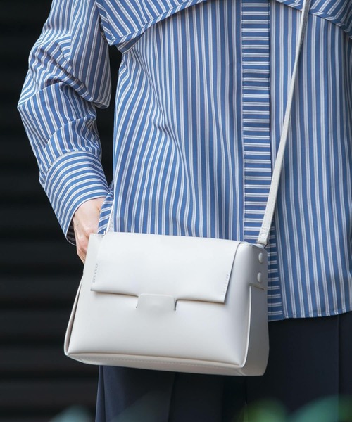 URBAN RESEARCH ROSSO（アーバンリサーチロッソ）の「フロントクリップハンドバッグ（ハンドバッグ・レディース・パープル/オフホワイト/グリーン系その他・-）」の4枚目の写真