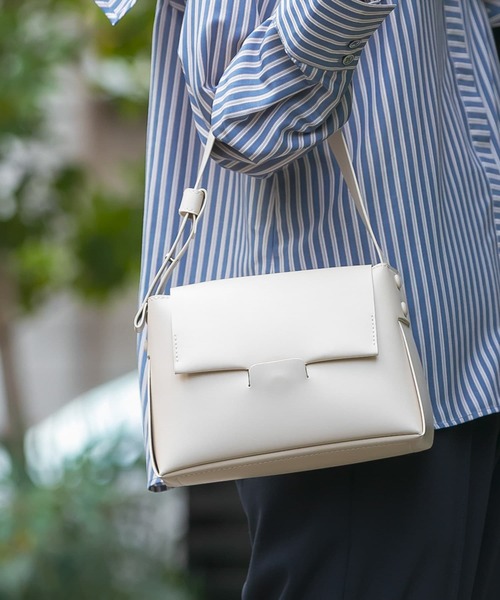 URBAN RESEARCH ROSSO（アーバンリサーチロッソ）の「フロントクリップハンドバッグ（ハンドバッグ・レディース・パープル/オフホワイト/グリーン系その他・-）」の5枚目の写真