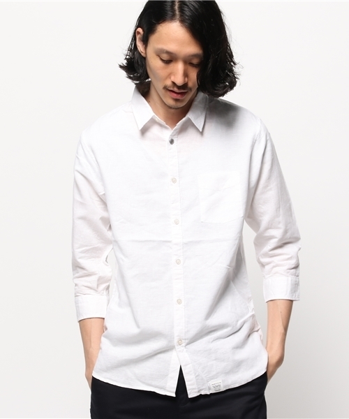 AZUL by moussy（アズールバイマウジー）の「コンチョ釦使い綿麻7分袖シャツ（シャツ/ブラウス・メンズ・ホワイト/ライトピンク/インディゴブルー/イエロー・X-LARGE/LARGE/SMALL/X-SMALL/MEDIUM）」の2枚目の写真