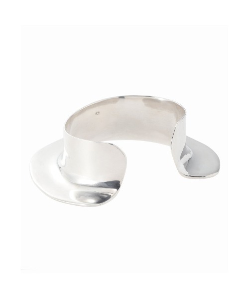 B.C STOCK(ベーセーストック)の「ARIANA LARGE CUFF◇(ブレスレット・レディース・シルバー・FREE)」の2枚目の写真