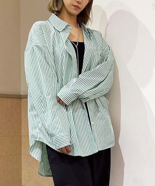 ANAP(アナップ)の「ストライプビッグシャツ(シャツ/ブラウス・レディース・ネイビー/ベージュ/グリーン・FREE)」の2枚目の写真